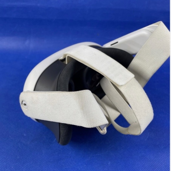 Meta Quest 3 512GB VR Headset - White(B) NPS - Picture 6 of 9